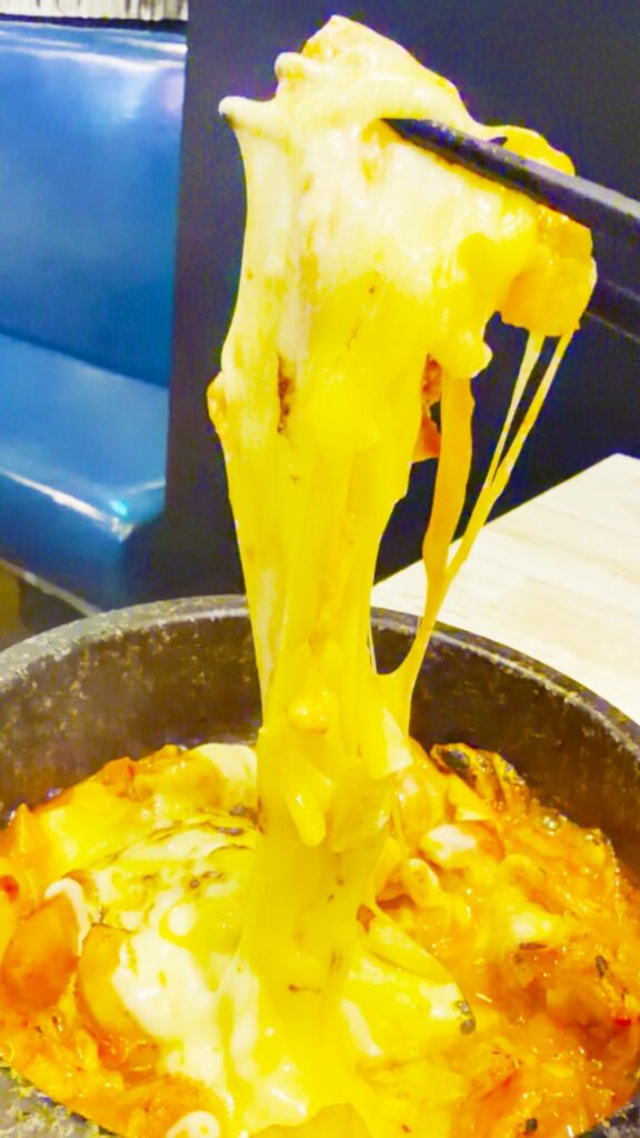 チーズがとろける石焼きチーズタッカルビ