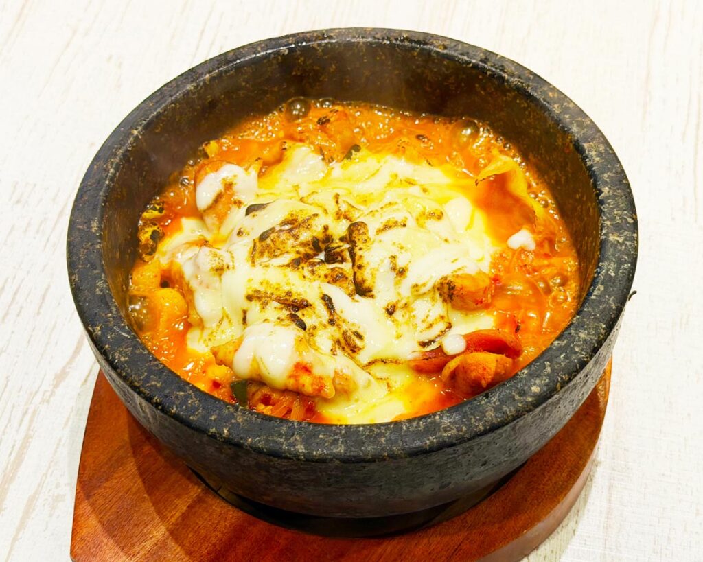 韓TARASHIの石焼きチーズタッカルビ